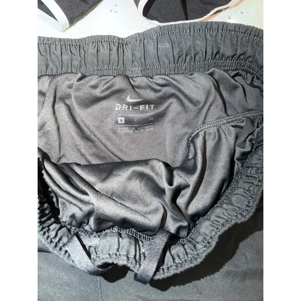 Nike Dri-FIT Tempo Running Shorts Black White Trim Womens Small Training Gym
